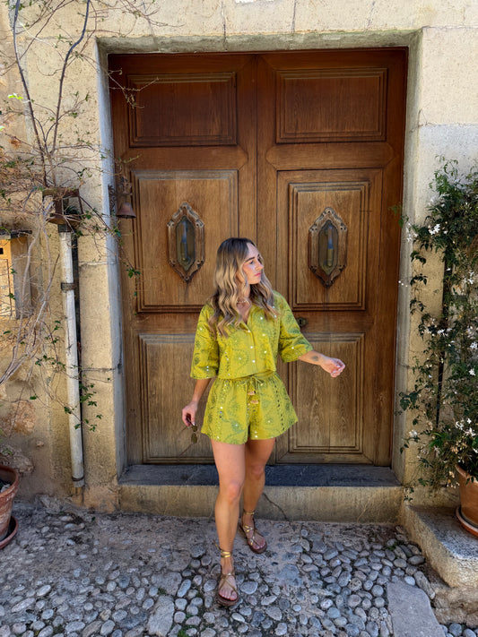 Olive Ari Short