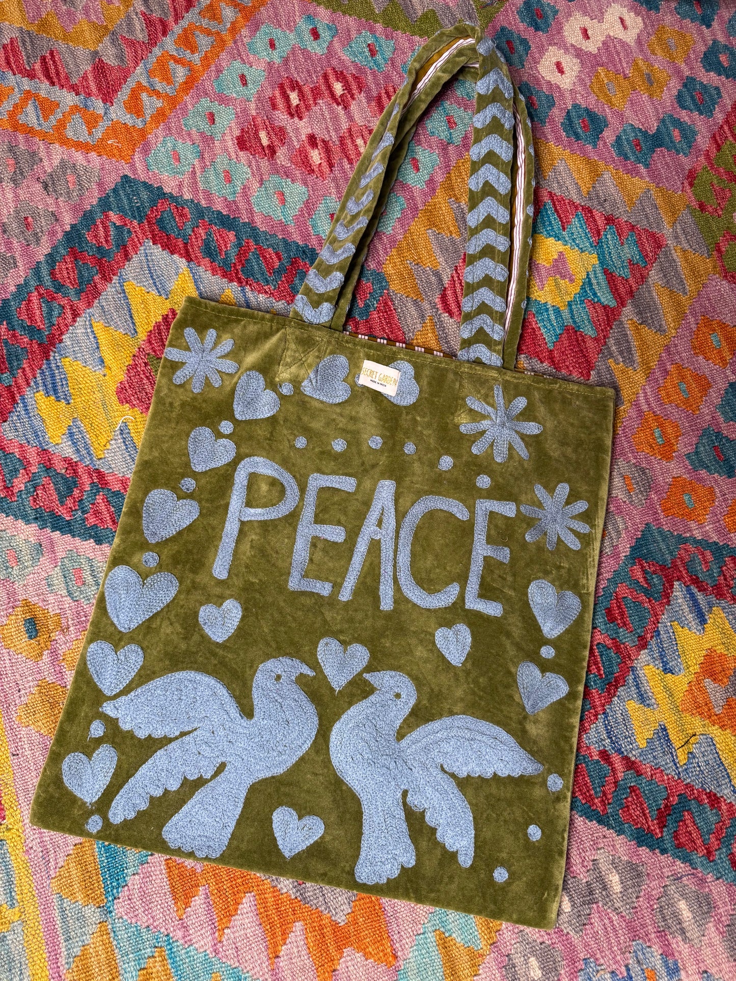 Peace & Love Tote Bags