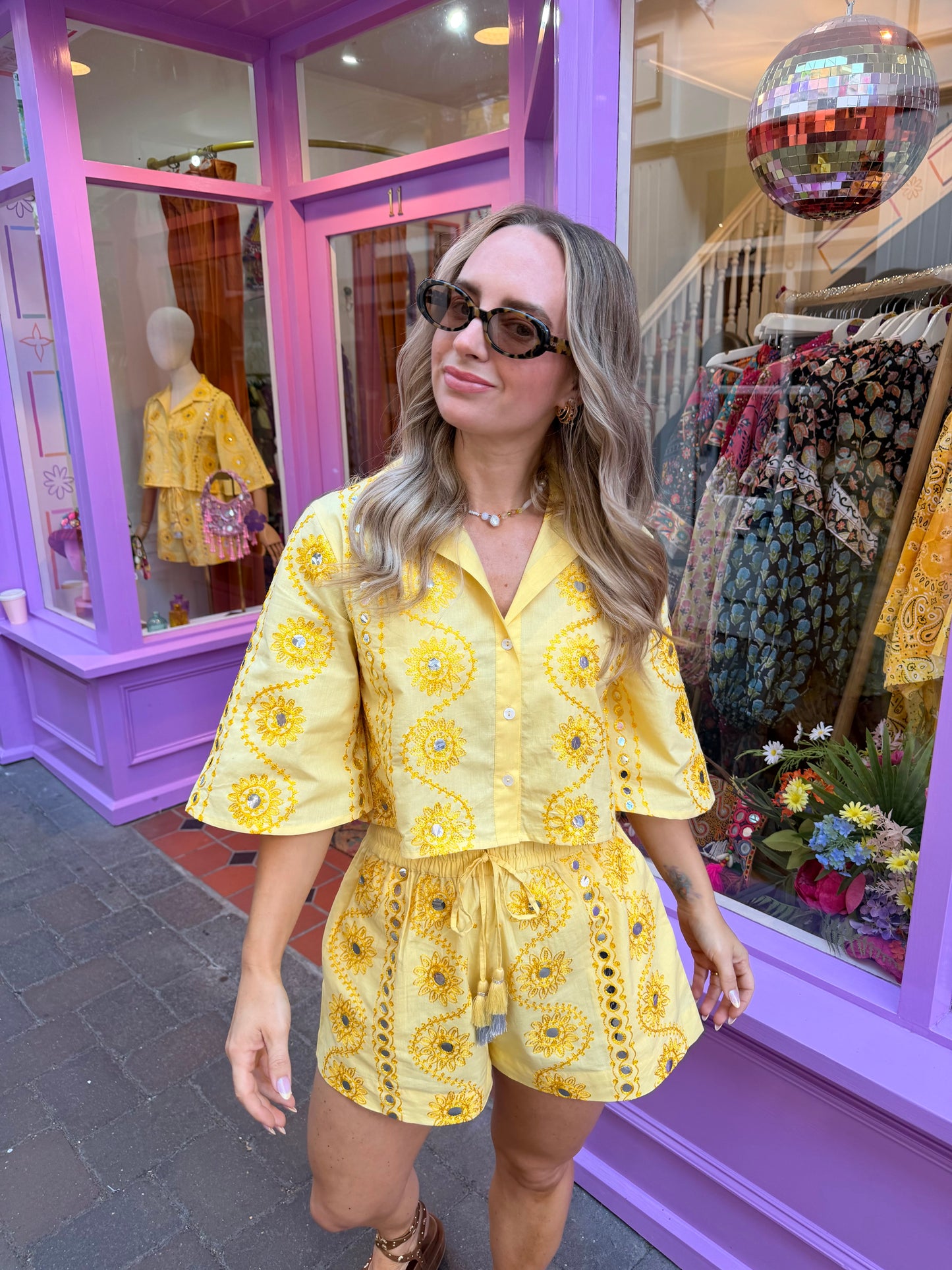 Lemon Ari Short