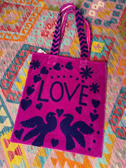 Peace & Love Tote Bags